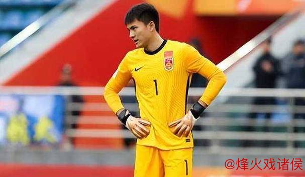 国门新星崛起!21岁李昊助国足“守”进淘汰赛! 国门新星崛起!21岁李昊助国足“守”进淘汰赛!