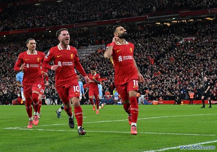 英超-加克波建功萨拉赫点球破门 利物浦战平曼联2-2