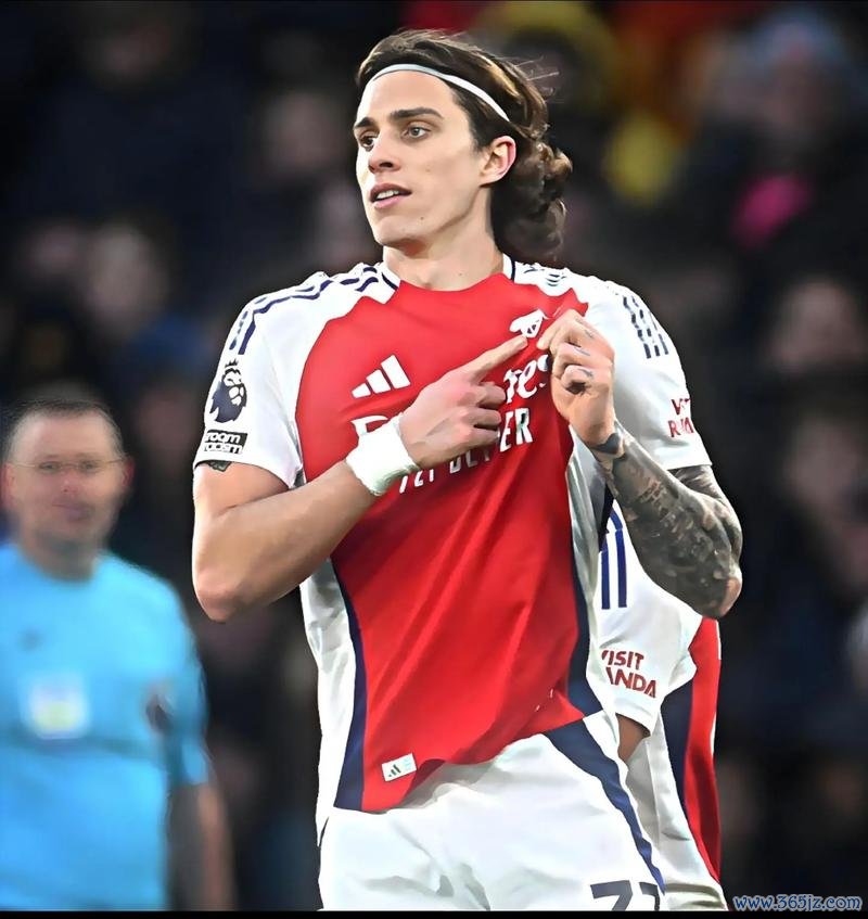 英超-卡拉菲奥里破门建功 阿森纳1-0小胜狼队