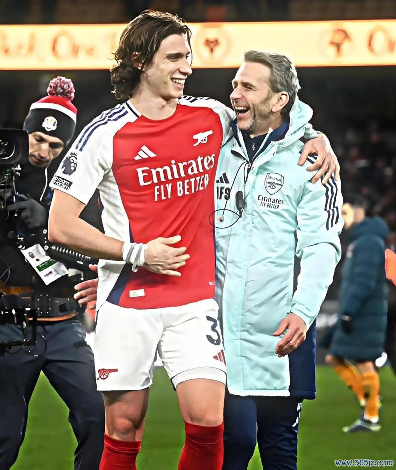 英超-卡拉菲奥里破门建功 阿森纳1-0小胜狼队